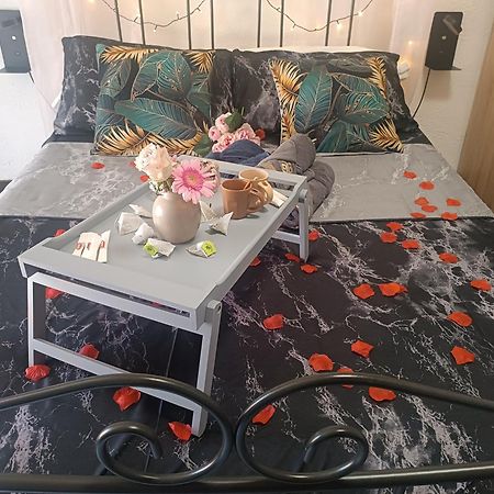 Jolie Maison De Village Capendu Eksteriør billede