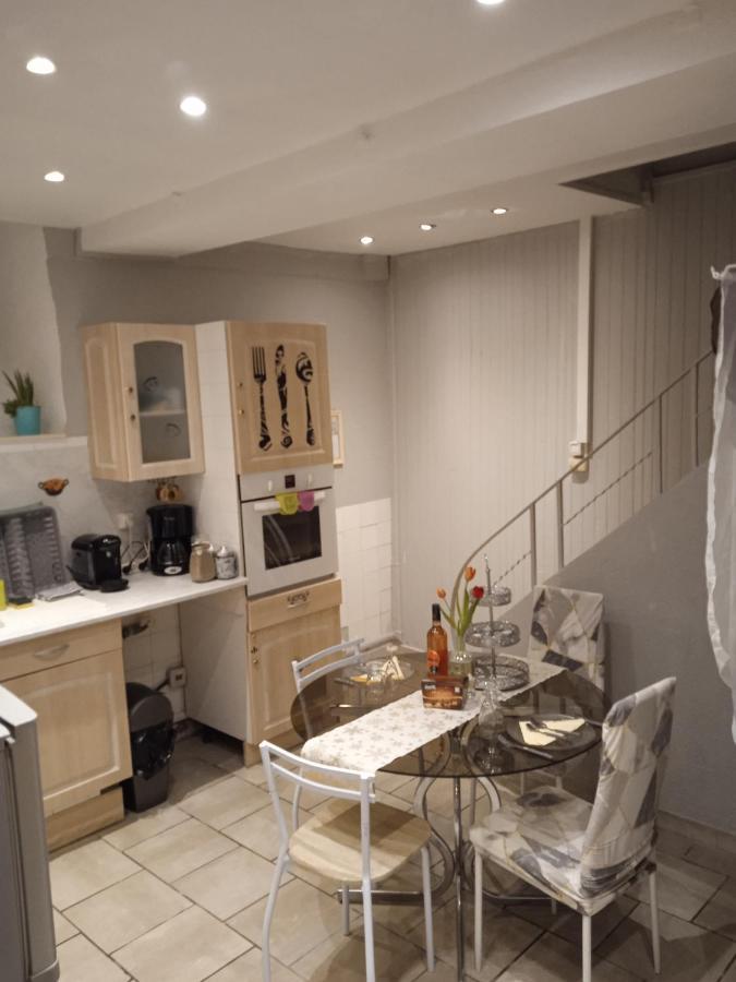 Jolie Maison De Village Capendu Eksteriør billede