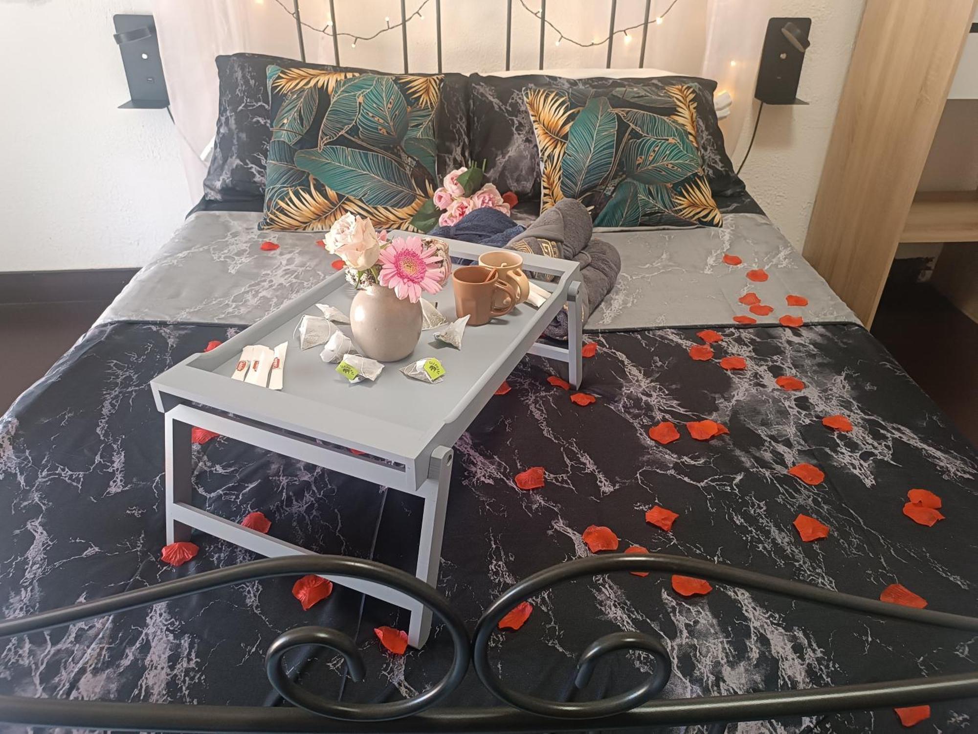 Jolie Maison De Village Capendu Eksteriør billede